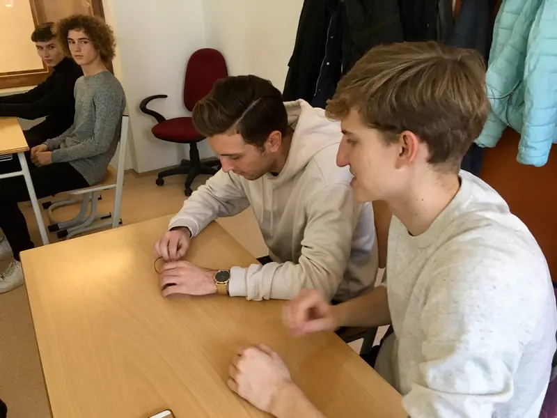 Septima a oktáva na interaktivní přednášce na katedře fyziky TUL