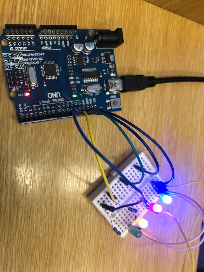 Aplikovaná informatika a soutěž KyberRobot 2019