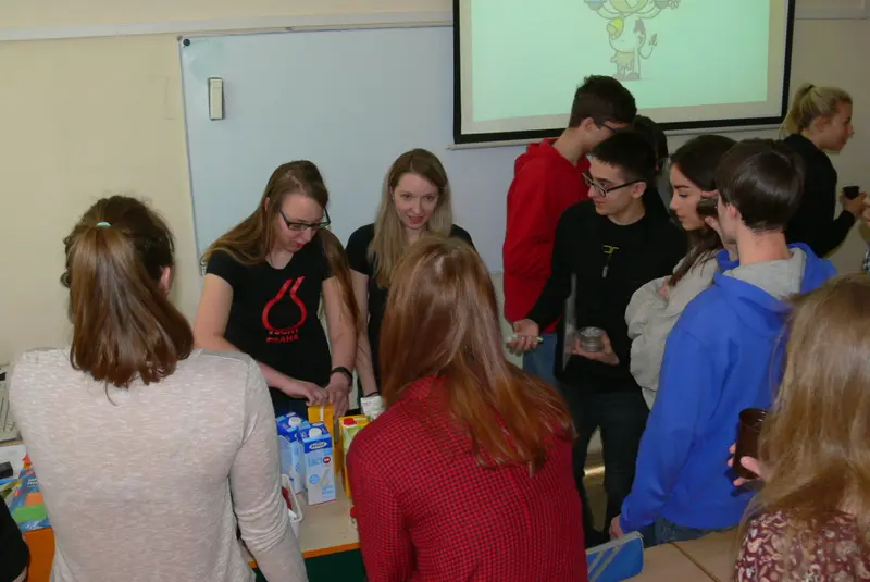 9907_Modernichemie_2017/03_chemie_2017