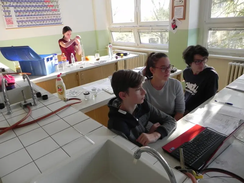 Dílna Voda - praktická výuka v terénu i laboratoři