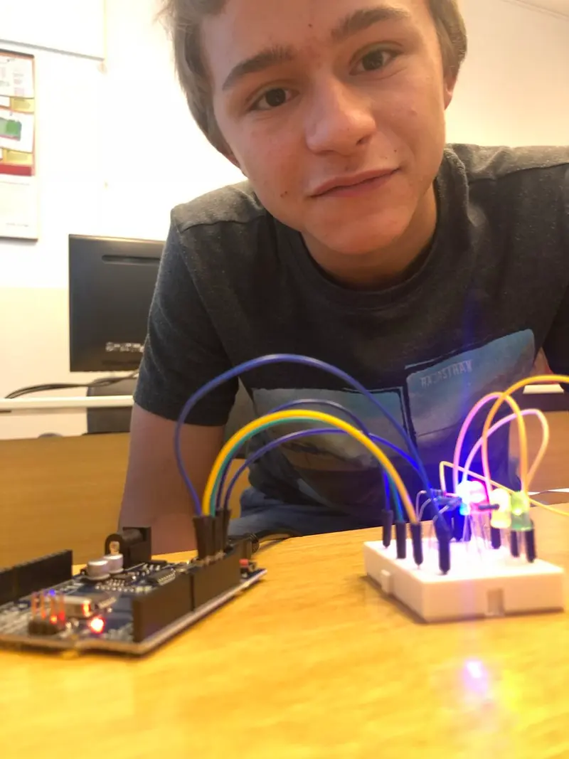 Aplikovaná informatika a soutěž KyberRobot 2019