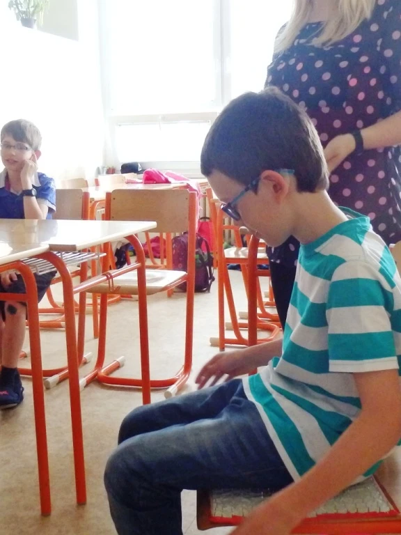 9949_KrouzekHrajemesisfyzikou/04DEBRUJARI