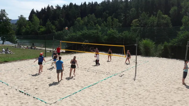 9884_Plazovy_volejbal_17/04_BEACH_17