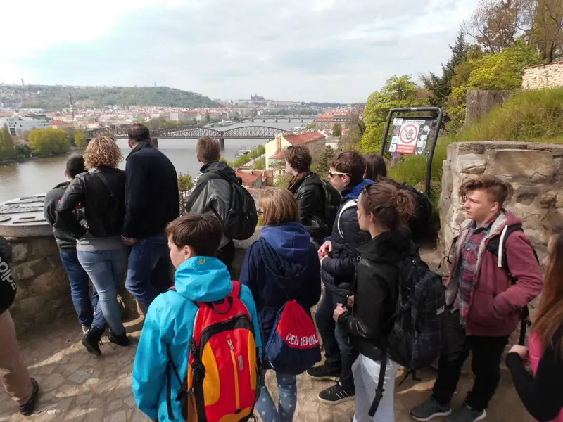 9895_Praha_17/04_Praha_17