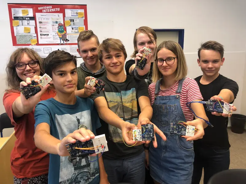 Aplikovaná informatika a soutěž KyberRobot 2019