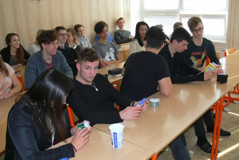 9907_Modernichemie_2017/05_chemie_2017