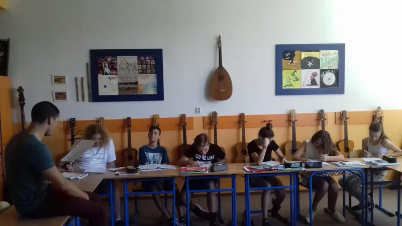 Rodilí mluvčí v hodinách francouzštiny