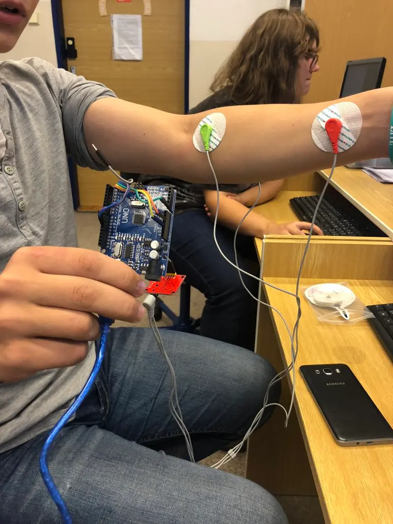 Aplikovaná informatika a soutěž KyberRobot 2019