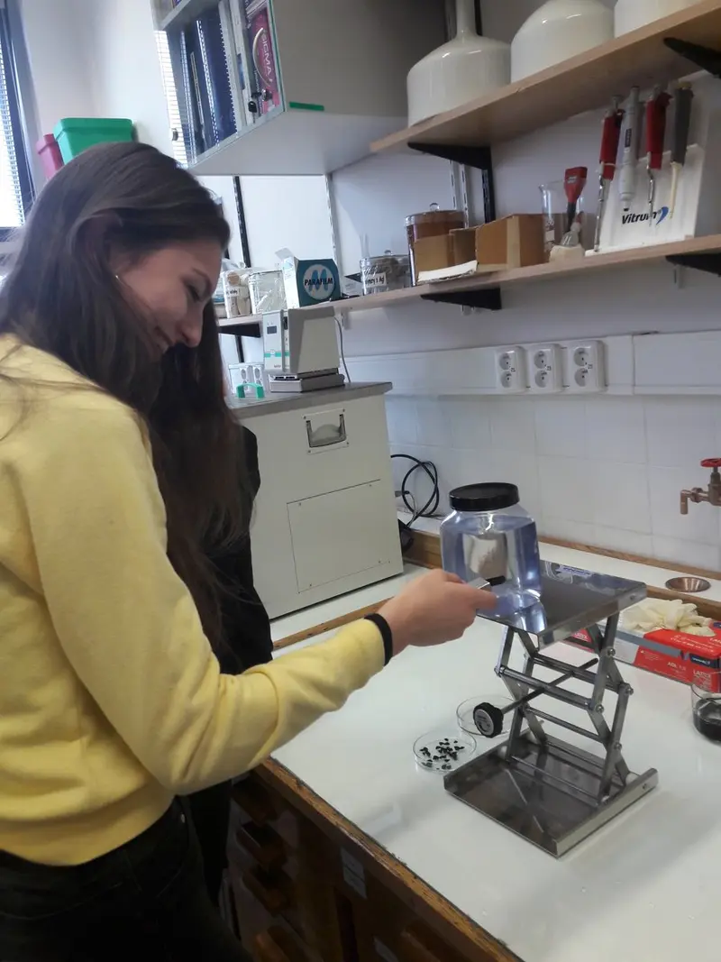Studenti na přednáškách v Ústavu makromolekulární chemie AV ČR