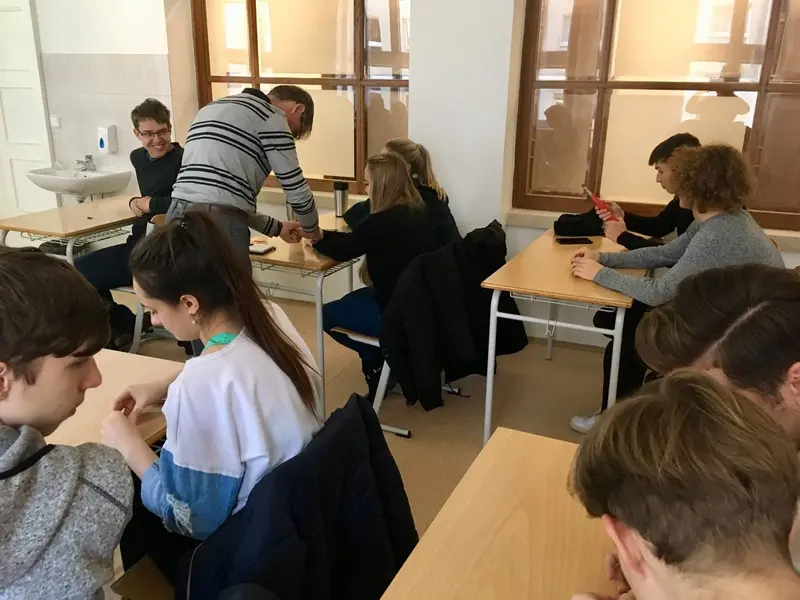 Septima a oktáva na interaktivní přednášce na katedře fyziky TUL