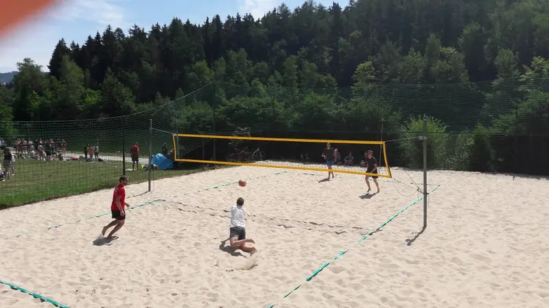 9884_Plazovy_volejbal_17/08_BEACH_17