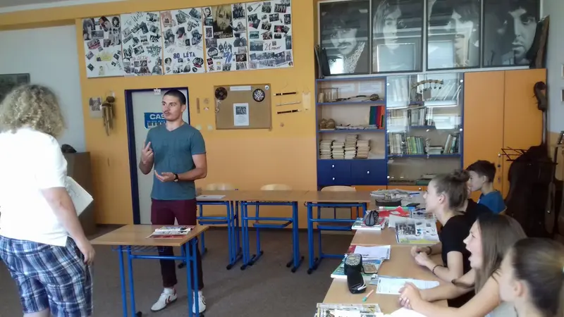 Rodilí mluvčí v hodinách francouzštiny