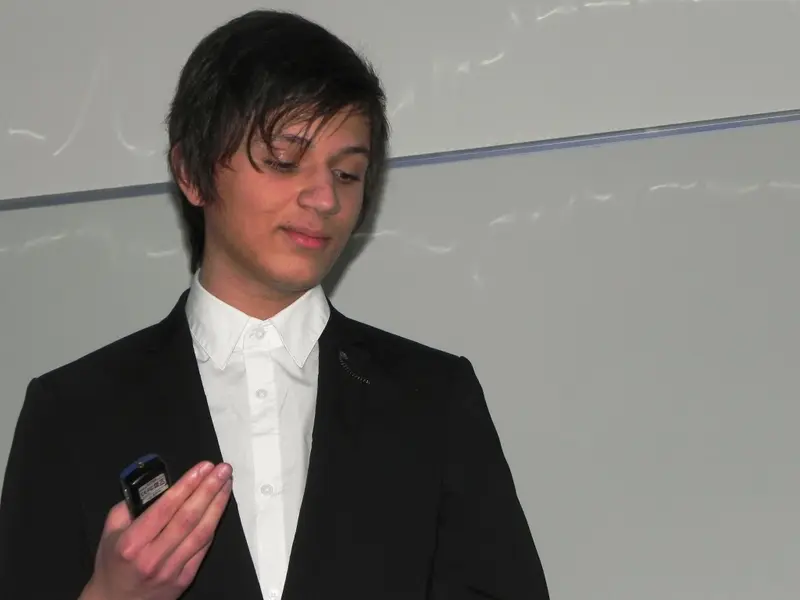 9975_Fanda_16/12Fanda16