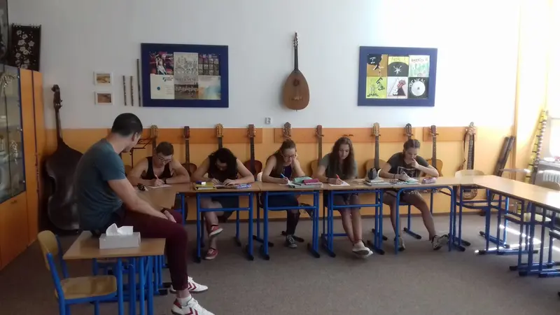 Rodilí mluvčí v hodinách francouzštiny