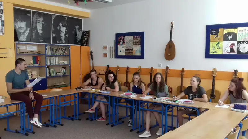 Rodilí mluvčí v hodinách francouzštiny