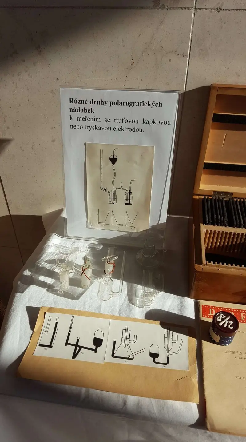 Exkurze Ústavu fyzikální chemie J. Heyrovského