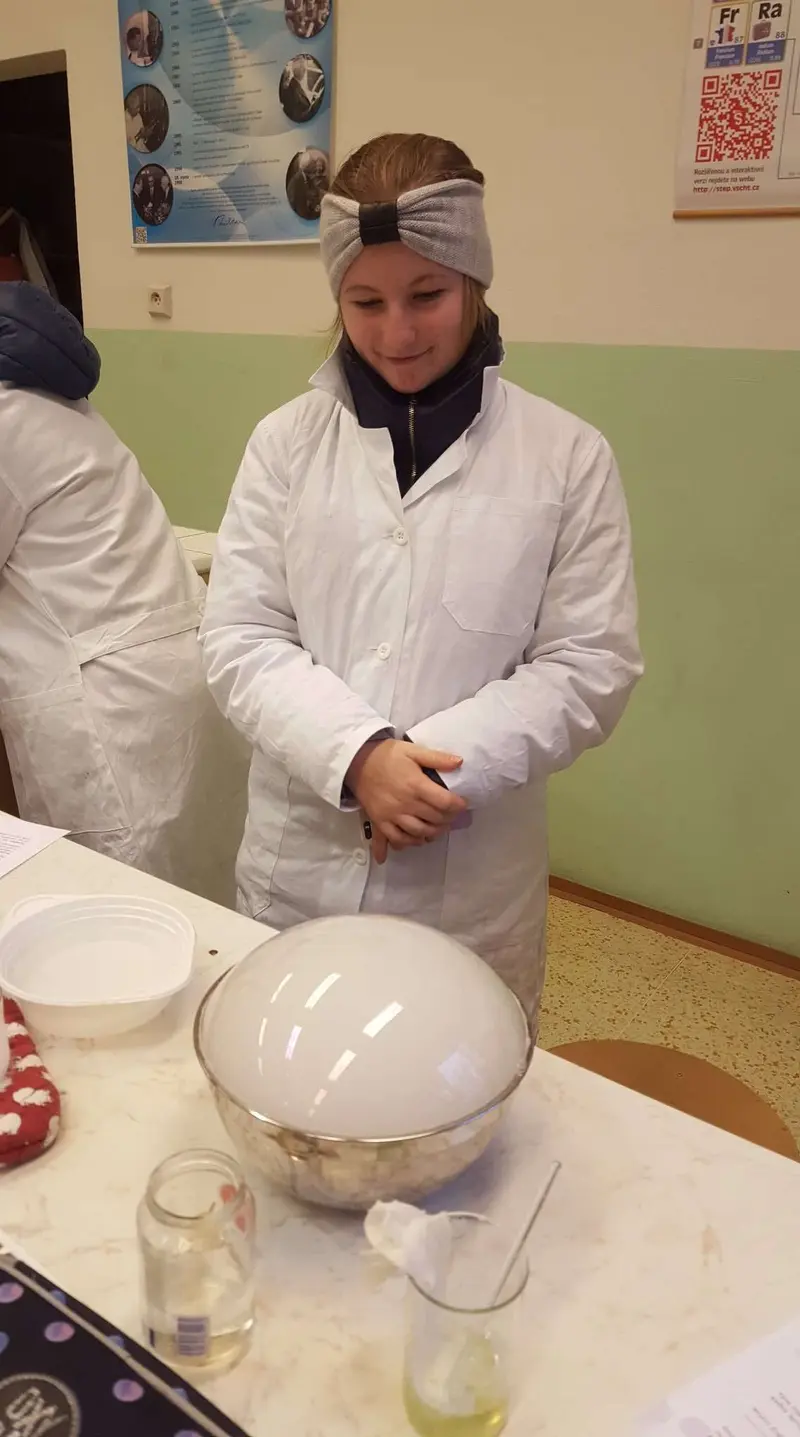 Pokusy se suchým ledem