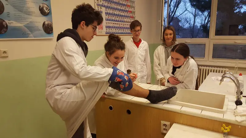 Pokusy se suchým ledem