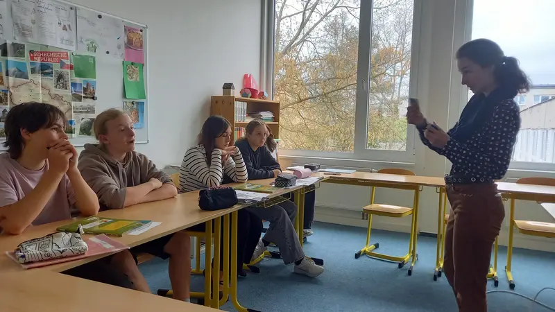STÁŽISTKA V HODINÁCH FRANCOUZŠTINY