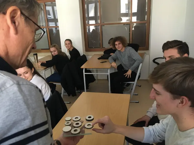 Septima a oktáva na interaktivní přednášce na katedře fyziky TUL
