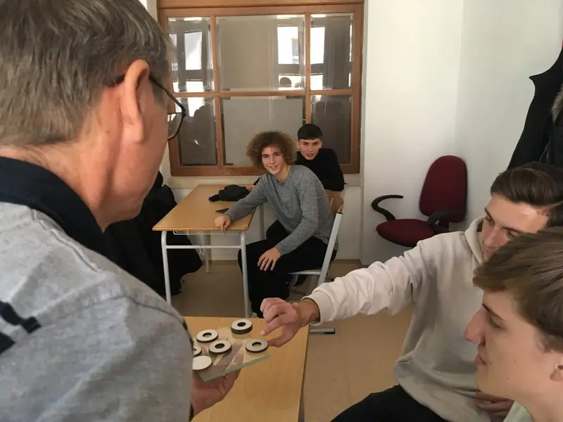 Septima a oktáva na interaktivní přednášce na katedře fyziky TUL