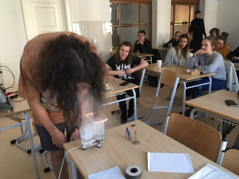 Septima a oktáva na interaktivní přednášce na katedře fyziky TUL