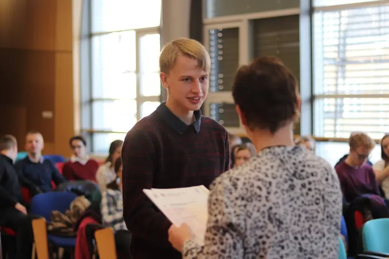 Slavnostní předávání FCE a CAE certifikátů studentům oktávy