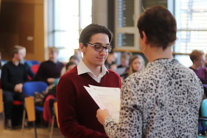 Slavnostní předávání FCE a CAE certifikátů studentům oktávy