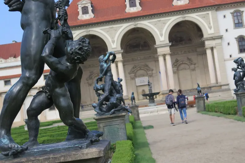KULTURNĚ HISTORICKÝ KURZ PRAHA 2018