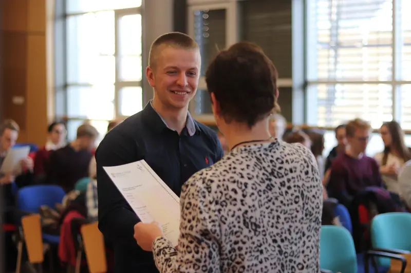 Slavnostní předávání FCE a CAE certifikátů studentům oktávy