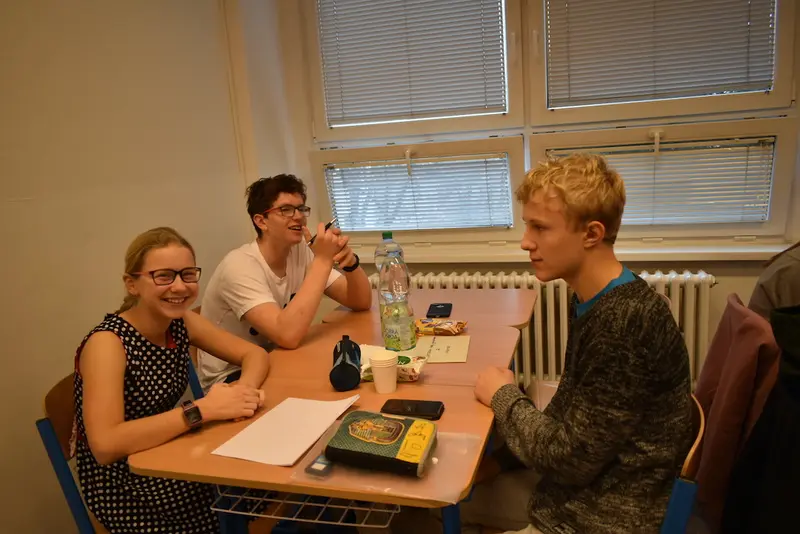 ÚSPĚCH NAŠICH STUDENTŮ NA MATEMATICKO-FYZIKÁLNÍ SOUTĚŽI DRUŽSTEV NÁBOJ JUNIOR