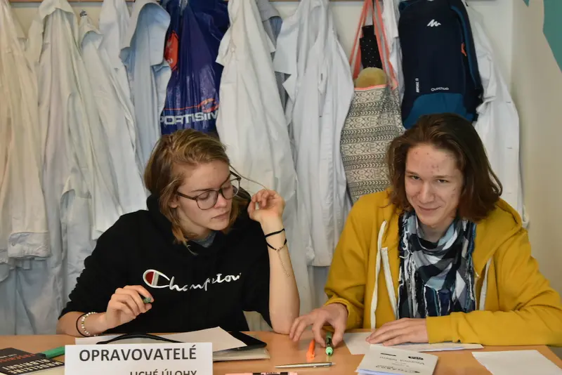 ÚSPĚCH NAŠICH STUDENTŮ NA MATEMATICKO-FYZIKÁLNÍ SOUTĚŽI DRUŽSTEV NÁBOJ JUNIOR