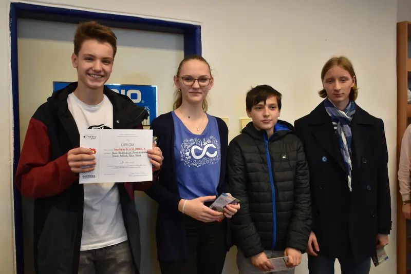 ÚSPĚCH NAŠICH STUDENTŮ NA MATEMATICKO-FYZIKÁLNÍ SOUTĚŽI DRUŽSTEV NÁBOJ JUNIOR