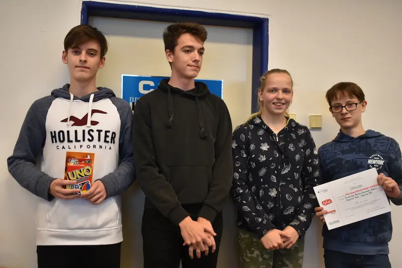 ÚSPĚCH NAŠICH STUDENTŮ NA MATEMATICKO-FYZIKÁLNÍ SOUTĚŽI DRUŽSTEV NÁBOJ JUNIOR