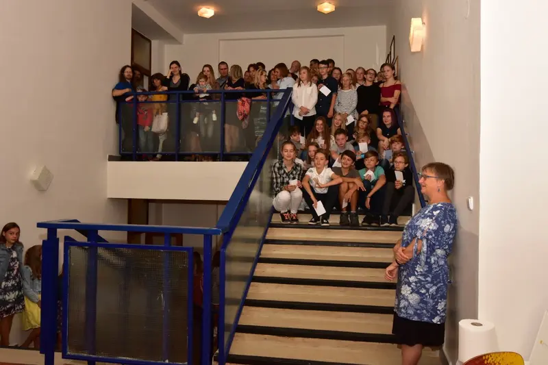 Primáni mají za sebou uvítací rituál "Ručičky"