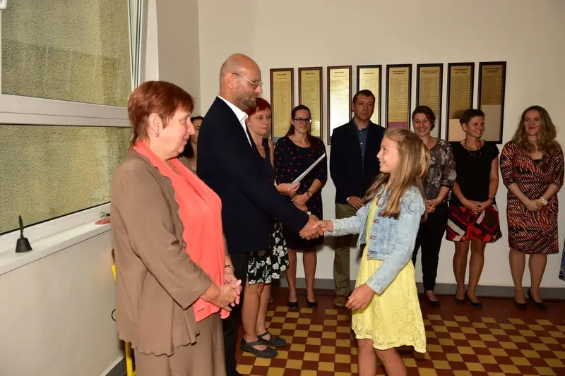 Primáni mají za sebou uvítací rituál "Ručičky"