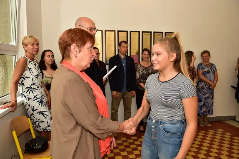 Primáni mají za sebou uvítací rituál "Ručičky"