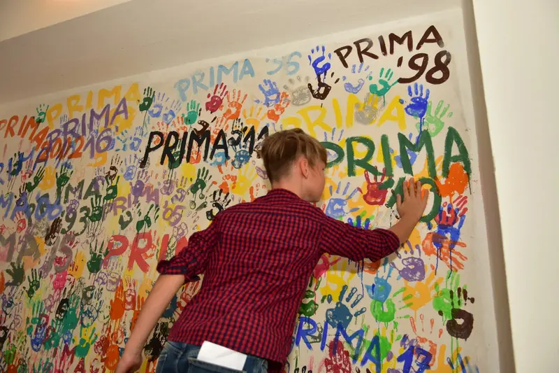 Primáni mají za sebou uvítací rituál "Ručičky"