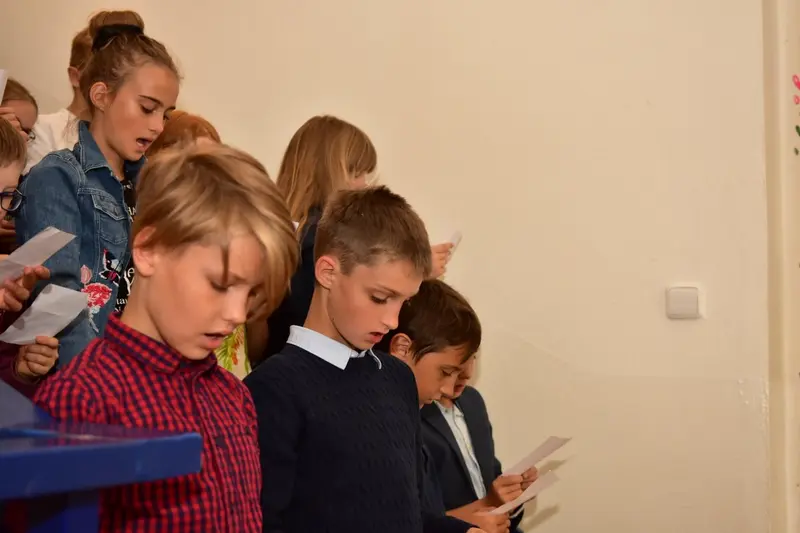Primáni mají za sebou uvítací rituál "Ručičky"