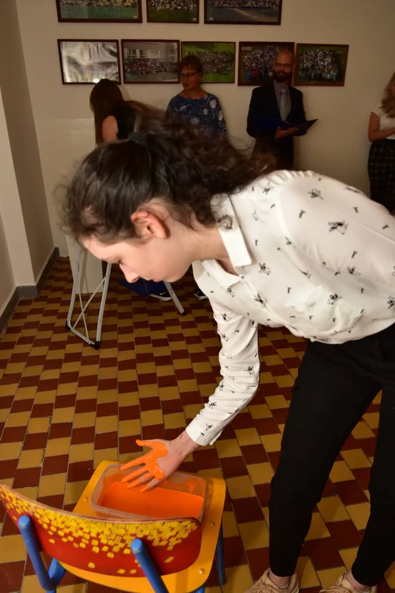 Studenti 1.ročníku zanechali první den ve škole svůj nepřehlédnutelný otisk