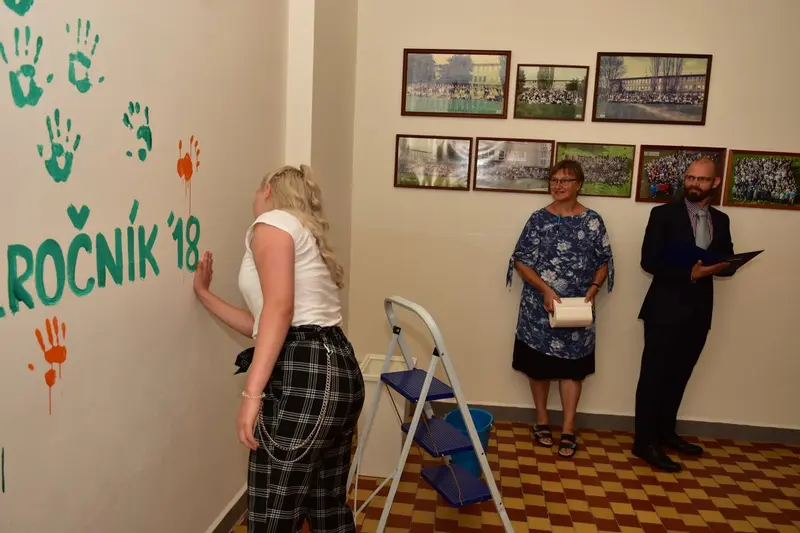 Studenti 1.ročníku zanechali první den ve škole svůj nepřehlédnutelný otisk