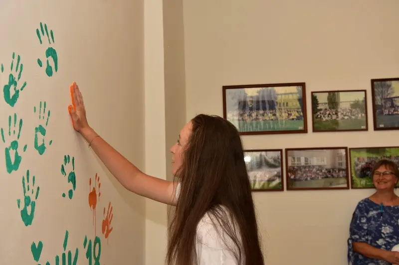Studenti 1.ročníku zanechali první den ve škole svůj nepřehlédnutelný otisk