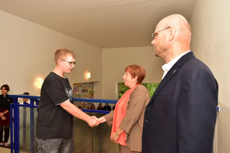 Studenti 1.ročníku zanechali první den ve škole svůj nepřehlédnutelný otisk