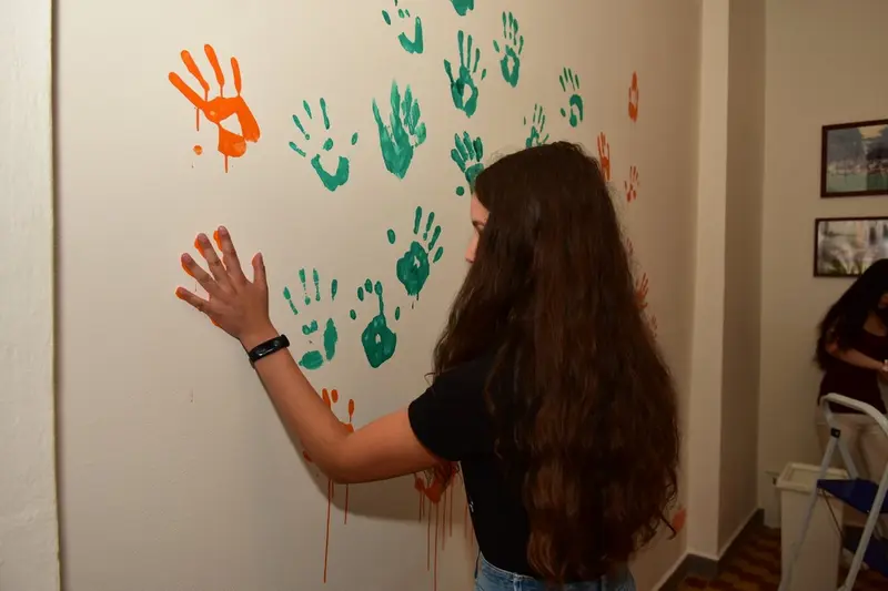 Studenti 1.ročníku zanechali první den ve škole svůj nepřehlédnutelný otisk