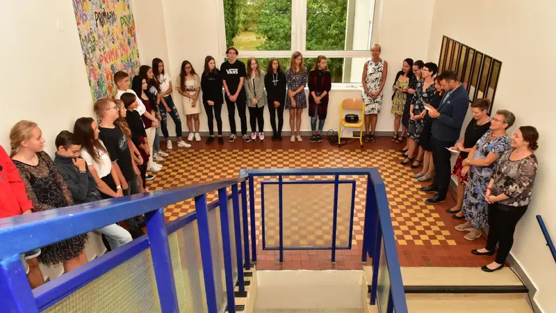 Studenti 1.ročníku zanechali první den ve škole svůj nepřehlédnutelný otisk