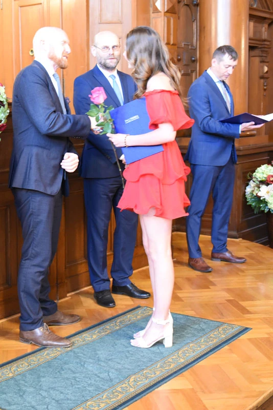PŘEDÁVÁNÍ MATURITNÍCH VYSVĚDČENÍ
