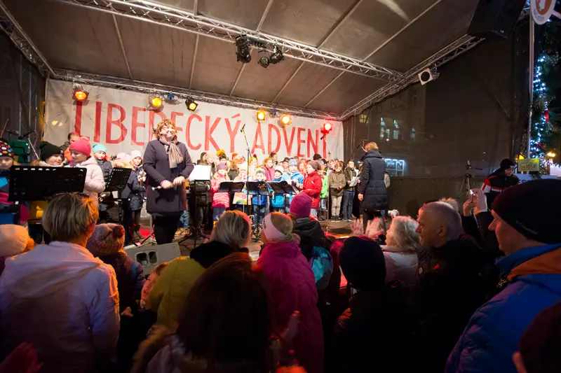 Celá Doctrina zpívá na náměstí