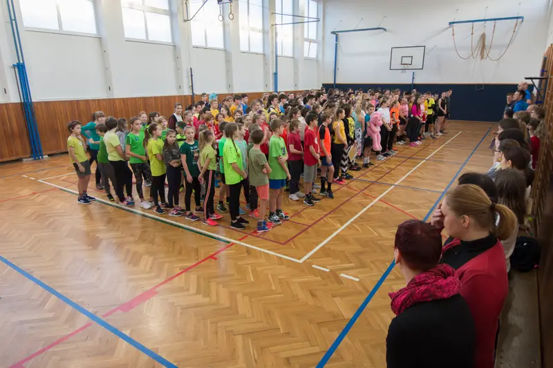 Vánoční turnaj ve volejbale a vybíjené