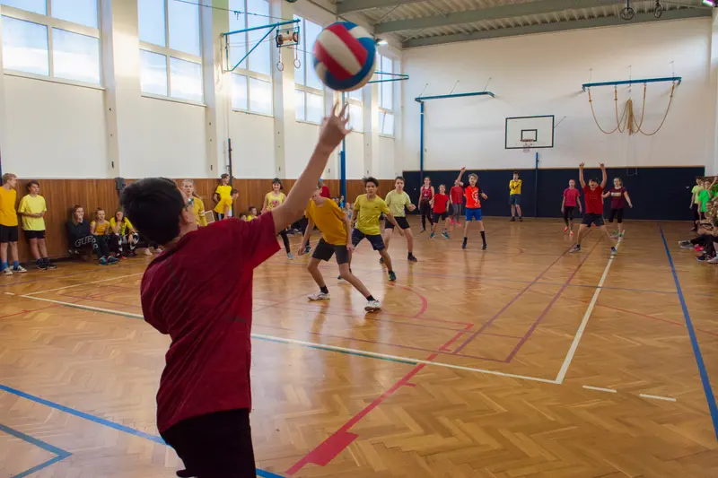 Vánoční turnaj ve volejbale a vybíjené