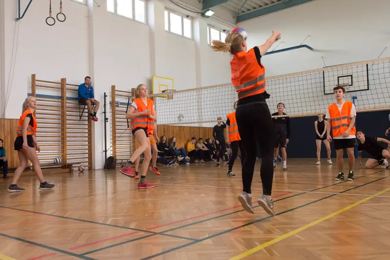 Vánoční turnaj ve volejbale a vybíjené